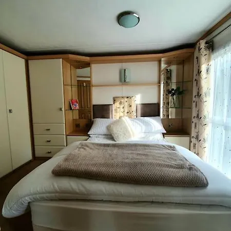 Rivendell Park Hotel Wimborne Minster Room photo